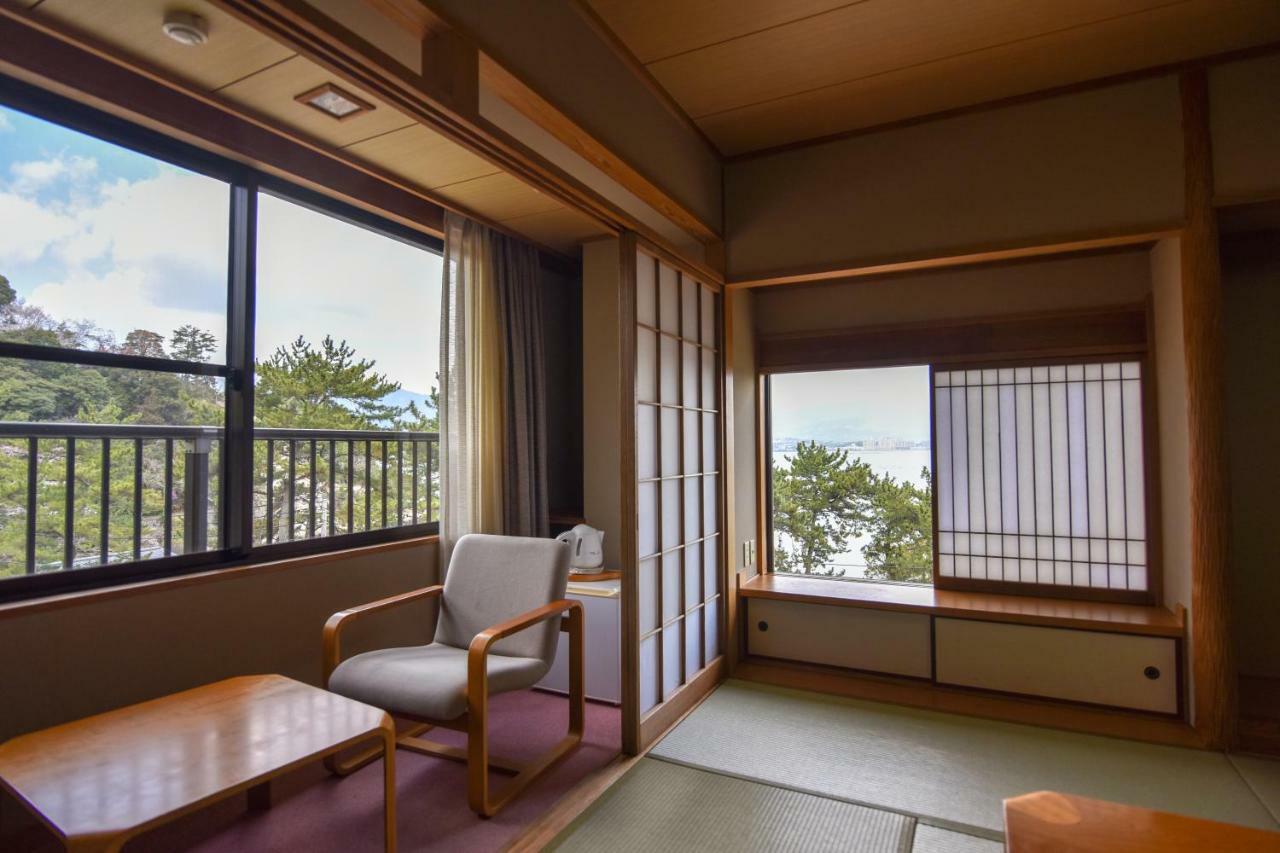 Готель Miyajima Morinoyado Хацукаїті Екстер'єр фото